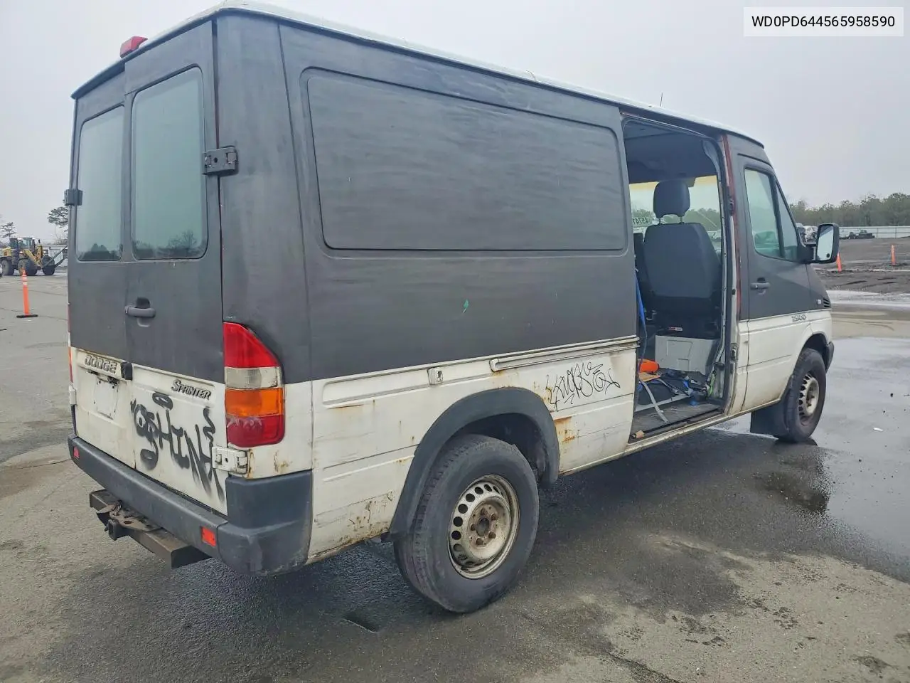 2006 Dodge Sprinter 2500 Delivery Van VIN: WD0PD644565958590 Lot: 45741426