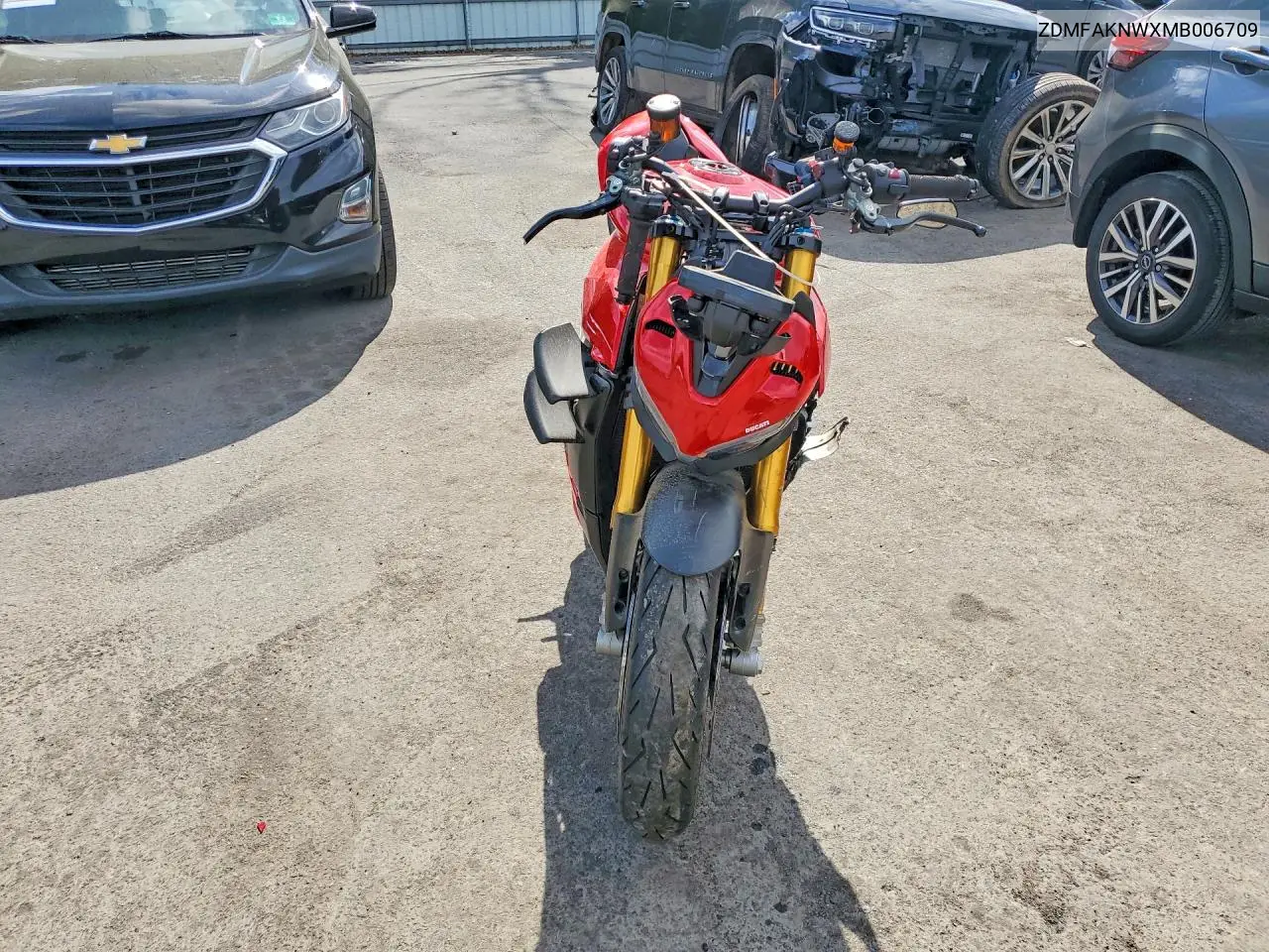 2021 Ducati Streetfighter V4 VIN: ZDMFAKNWXMB006709 Lot: 55150766