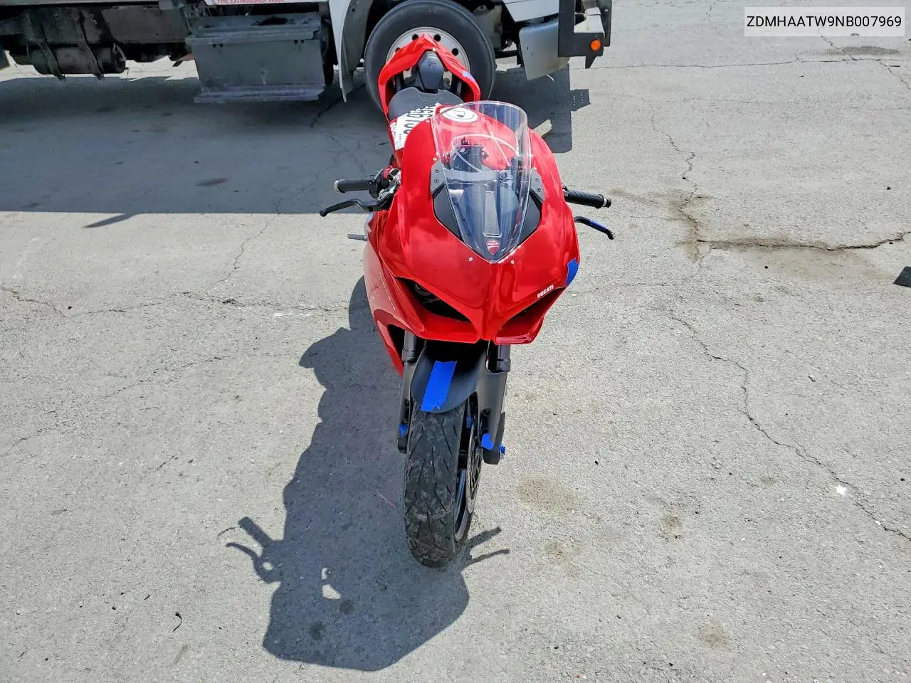 2022 Ducati Panigale V2 VIN: ZDMHAATW9NB007969 Lot: 48166136
