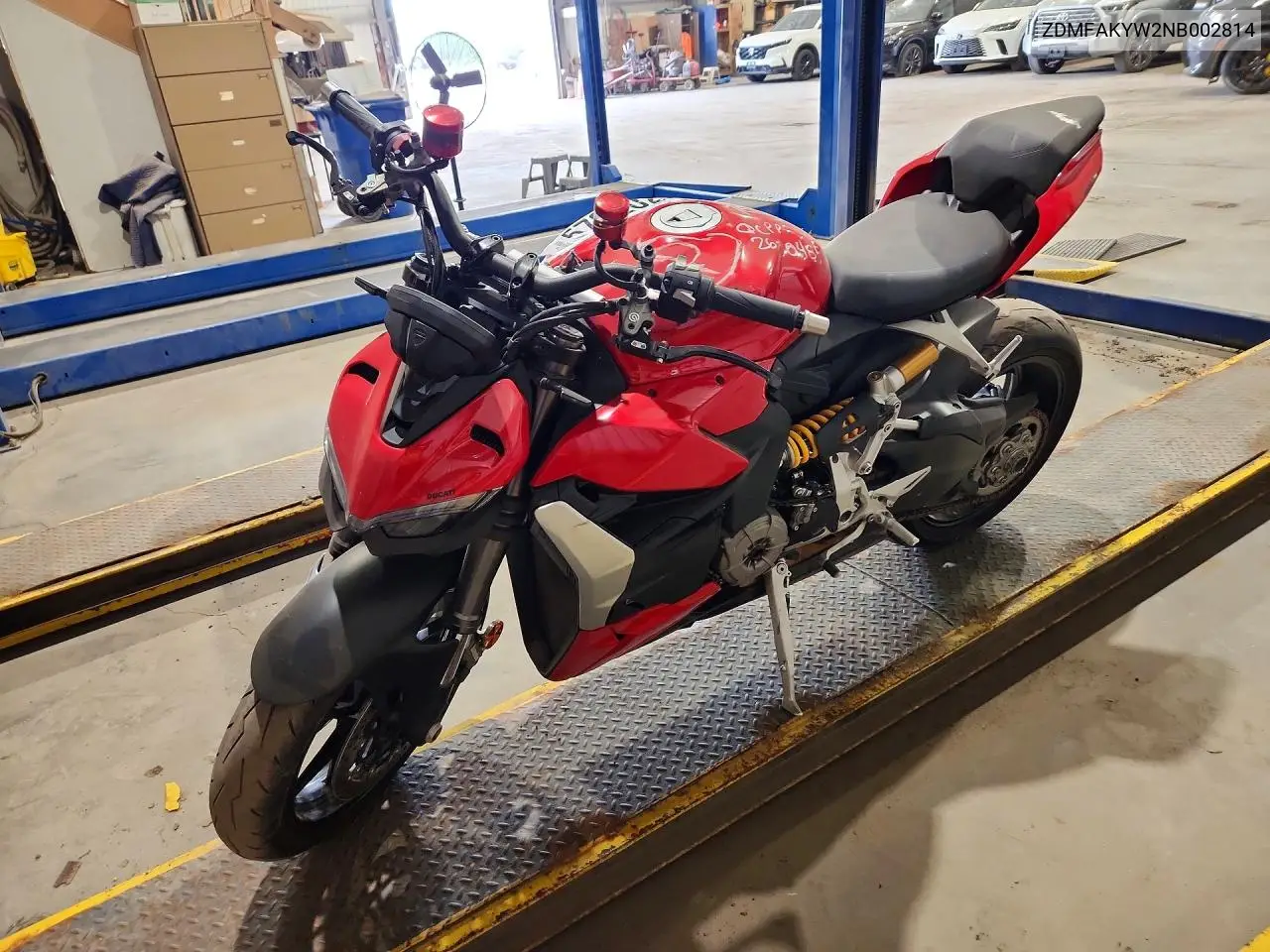 2022 Ducati Streetfighter V2 VIN: ZDMFAKYW2NB002814 Lot: 57920226