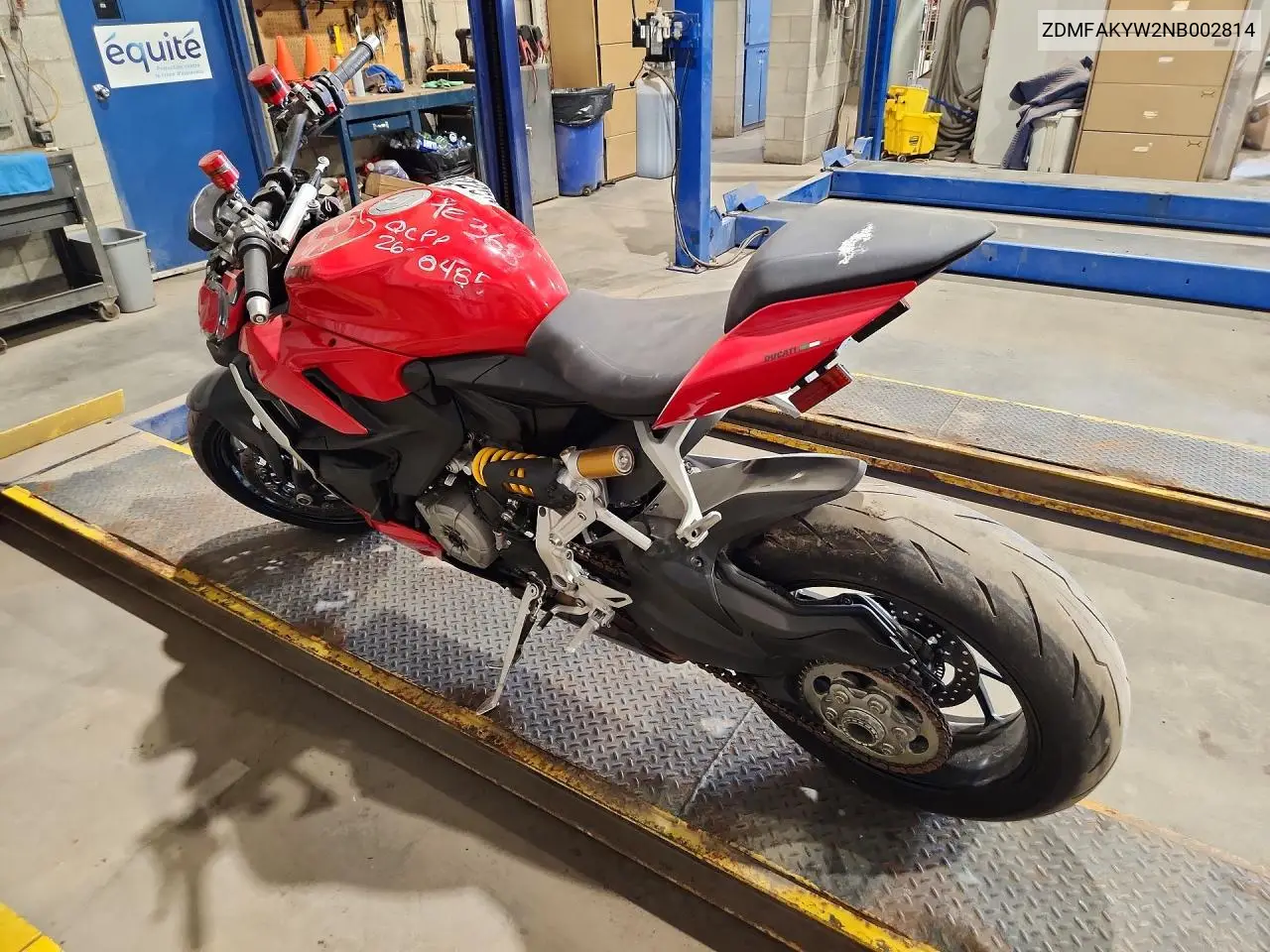 2022 Ducati Streetfighter V2 VIN: ZDMFAKYW2NB002814 Lot: 57920226