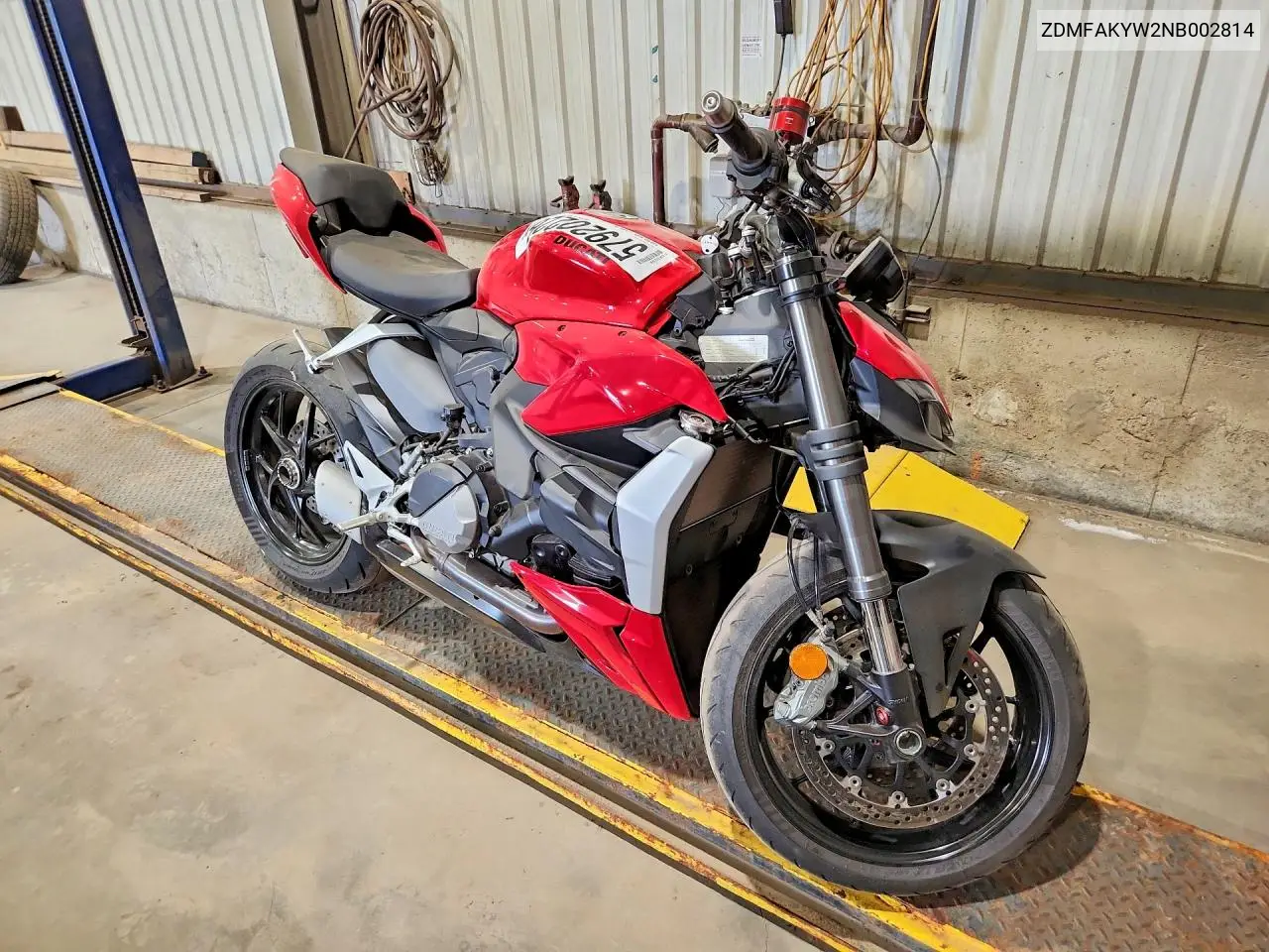 2022 Ducati Streetfighter V2 VIN: ZDMFAKYW2NB002814 Lot: 57920226