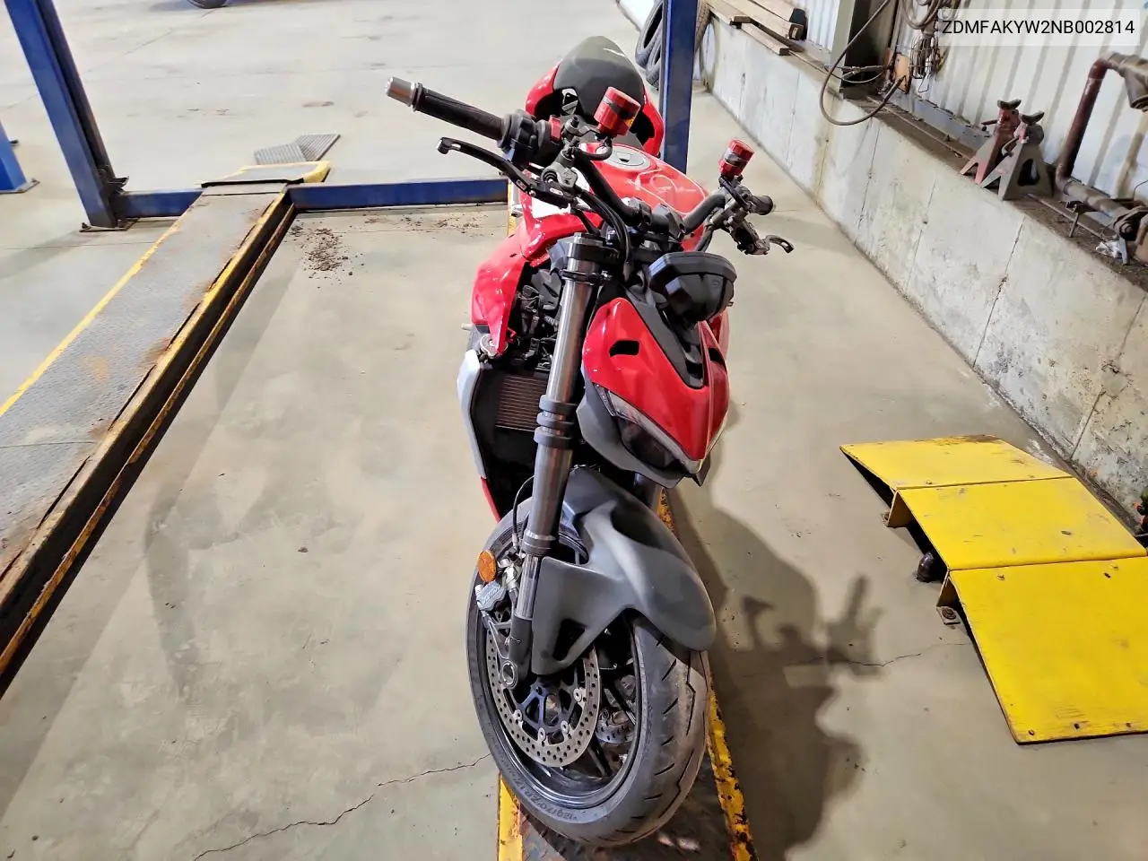 2022 Ducati Streetfighter V2 VIN: ZDMFAKYW2NB002814 Lot: 57920226