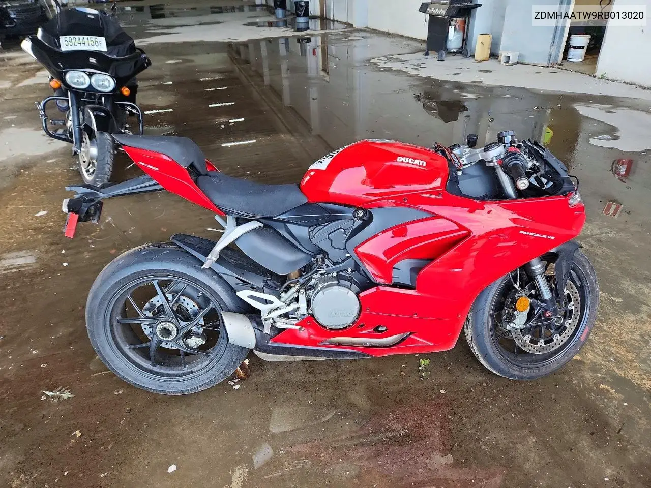 2024 Ducati Panigale V2 VIN: ZDMHAATW9RB013020 Lot: 58895906