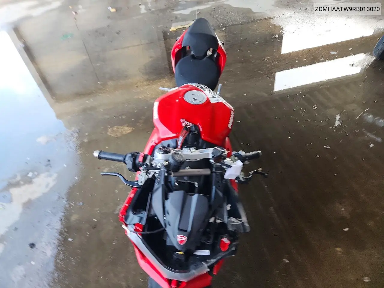 2024 Ducati Panigale V2 VIN: ZDMHAATW9RB013020 Lot: 58895906