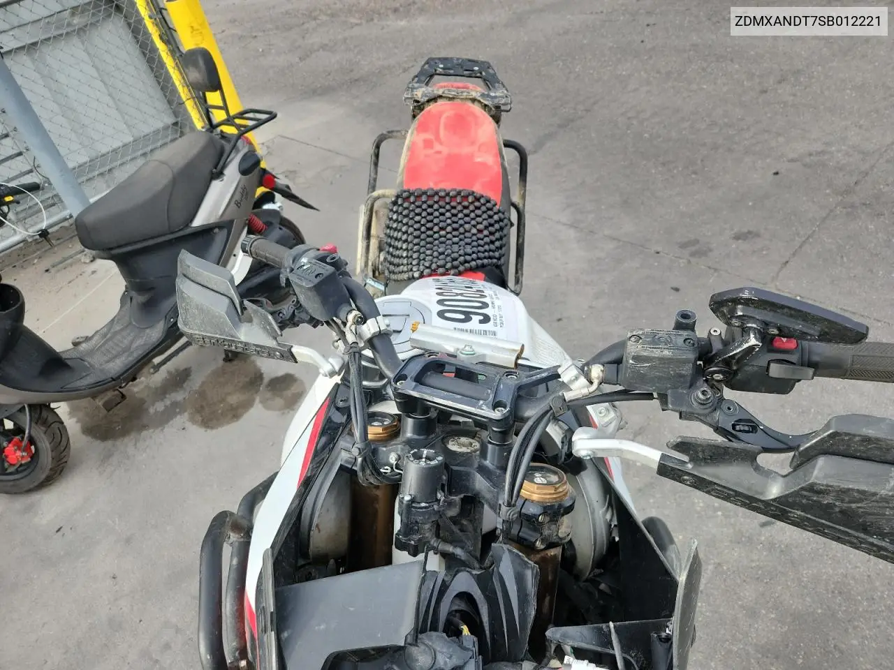 2025 Ducati Desert X VIN: ZDMXANDT7SB012221 Lot: 90824165