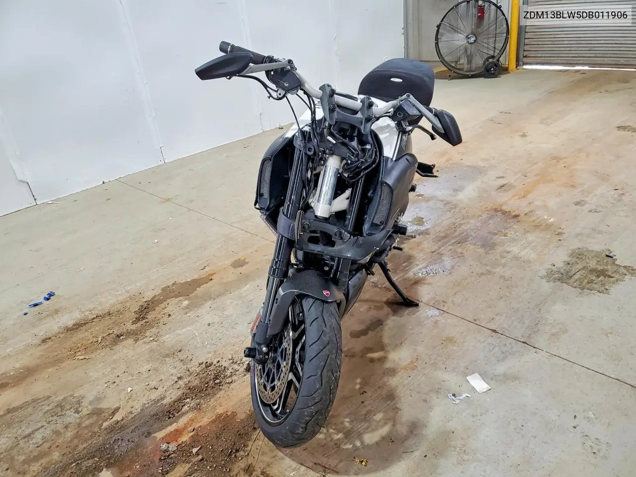 2013 Ducati Diavel VIN: ZDM13BLW5DB011906 Lot: 49986286