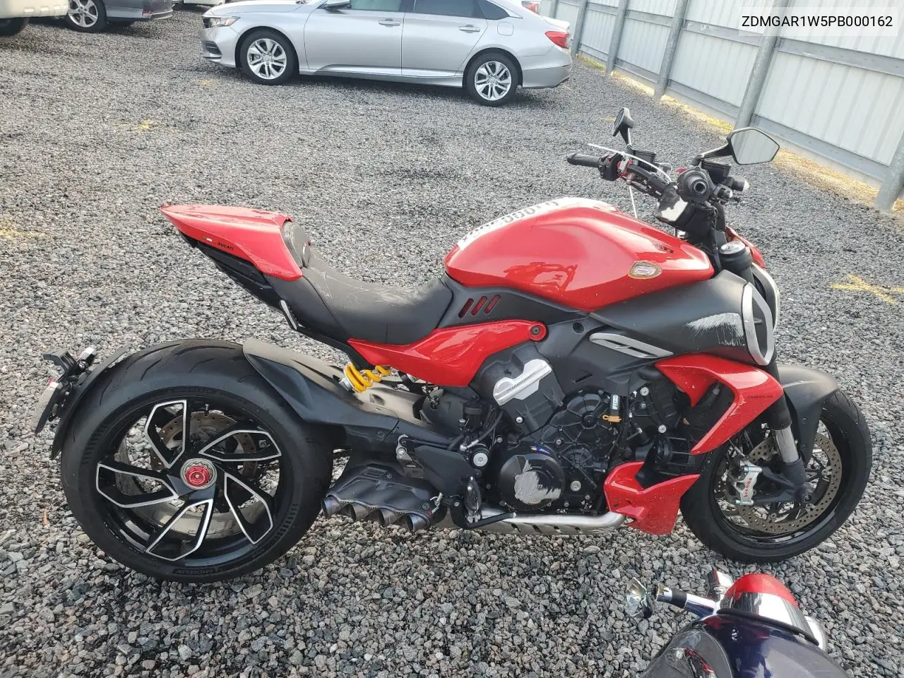 2023 Ducati Diavel V4 VIN: ZDMGAR1W5PB000162 Lot: 61000966