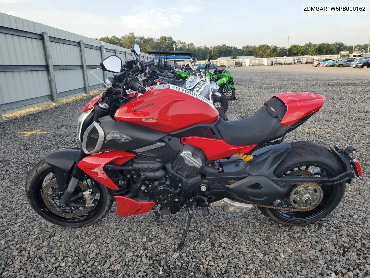 2023 Ducati Diavel V4 VIN: ZDMGAR1W5PB000162 Lot: 61000966
