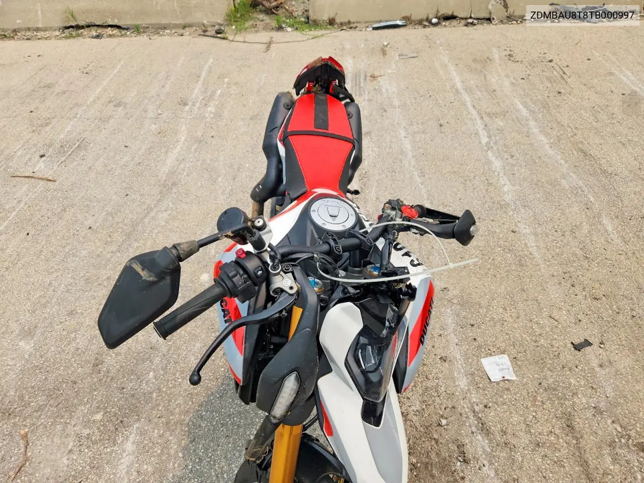 2026 Ducati Hypermotard 698 VIN: ZDMBAU8T8TB000997 Lot: 61007356