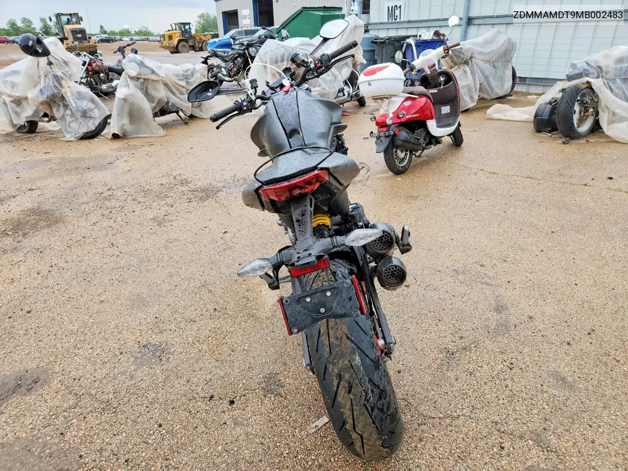 2021 Ducati Monster VIN: ZDMMAMDT9MB002483 Lot: 55972956