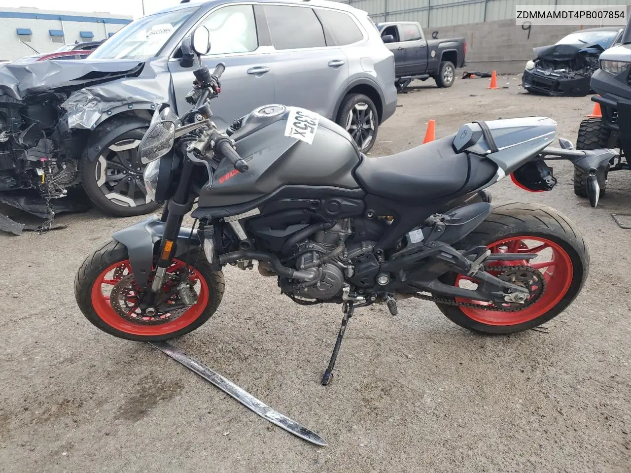 2023 Ducati Monster VIN: ZDMMAMDT4PB007854 Lot: 64513335
