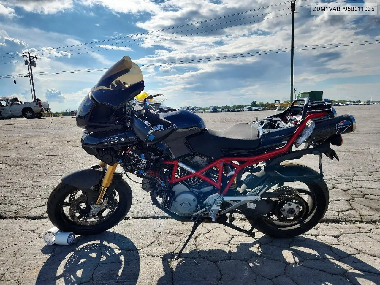 2005 Ducati Multistrada 1000 Ds VIN: ZDM1VABP95B011035 Lot: 61018766