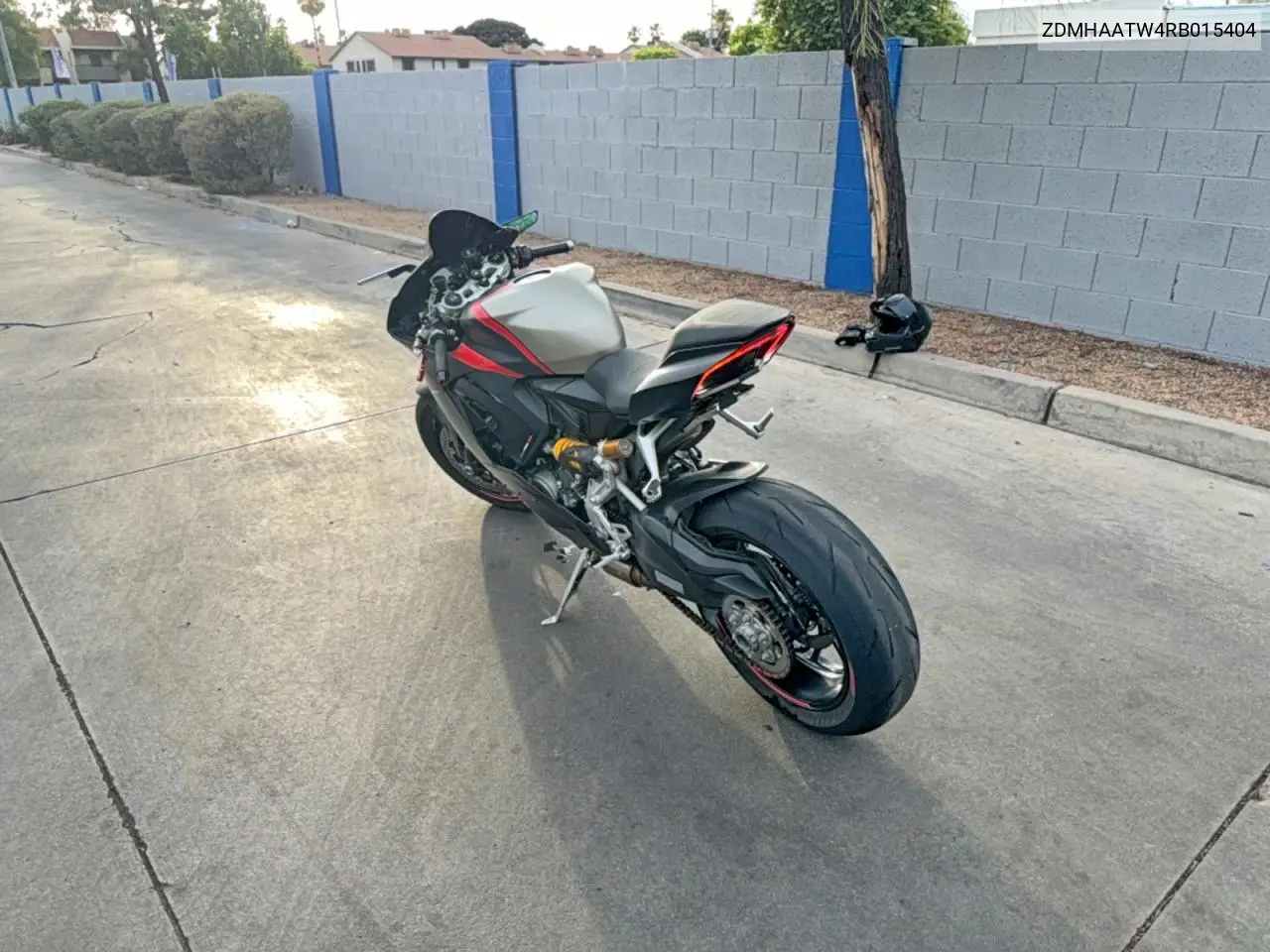 2024 Ducati Panigale V2 VIN: ZDMHAATW4RB015404 Lot: 61250406