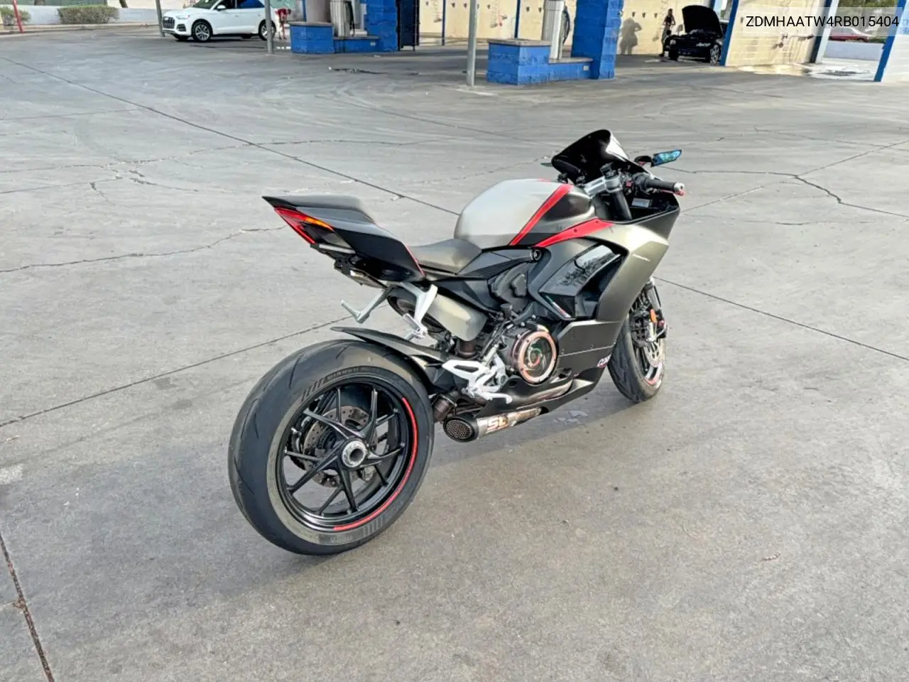 2024 Ducati Panigale V2 VIN: ZDMHAATW4RB015404 Lot: 61250406