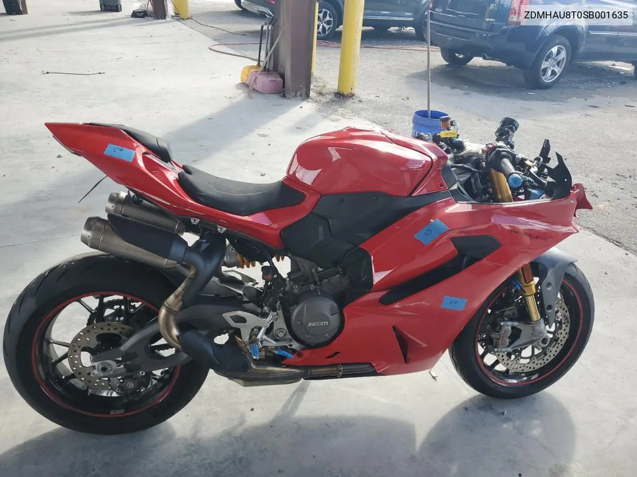 2025 Ducati Panigale V2 VIN: ZDMHAU8T0SB001635 Lot: 85482725