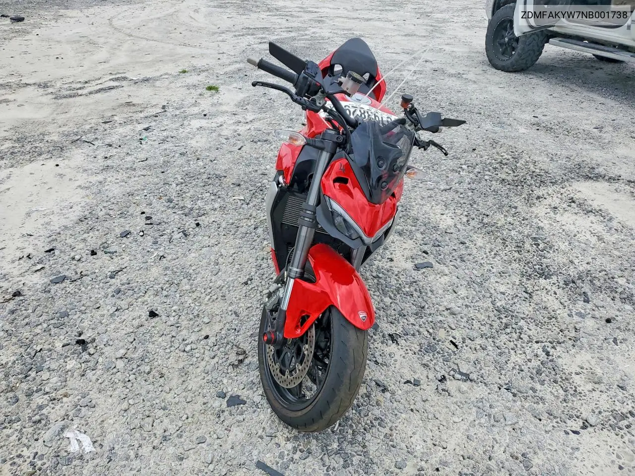 2022 Ducati Streetfighter V2 VIN: ZDMFAKYW7NB001738 Lot: 61938296