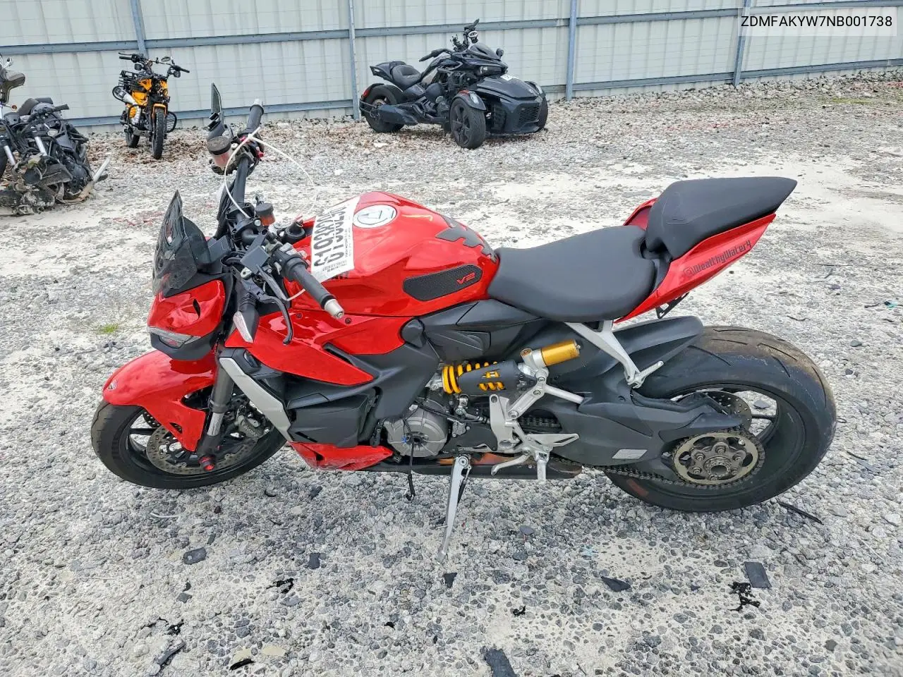 2022 Ducati Streetfighter V2 VIN: ZDMFAKYW7NB001738 Lot: 61938296