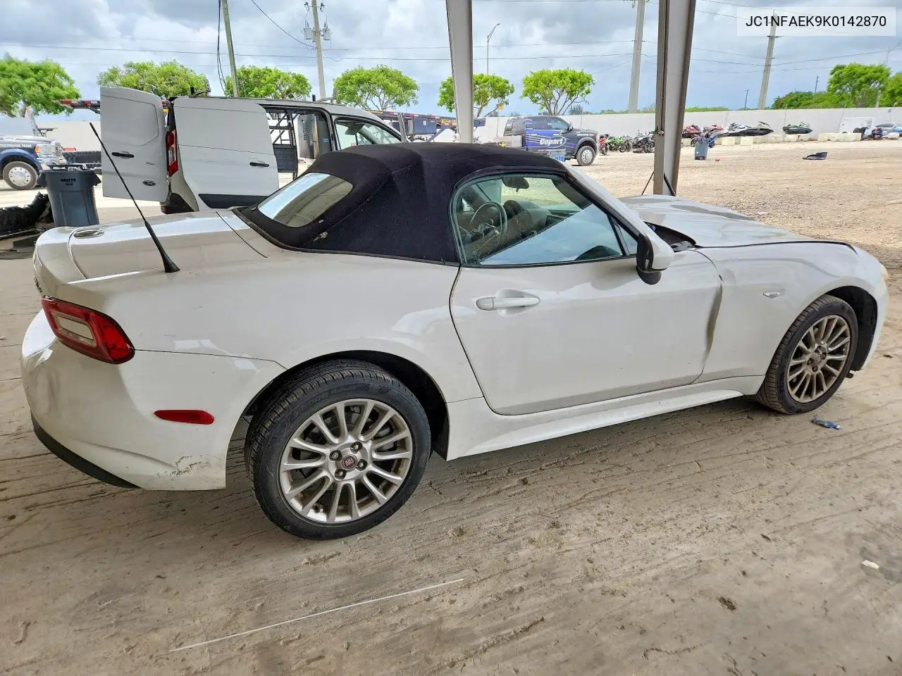 2019 Fiat 124 Spider Classica VIN: JC1NFAEK9K0142870 Lot: 56609846