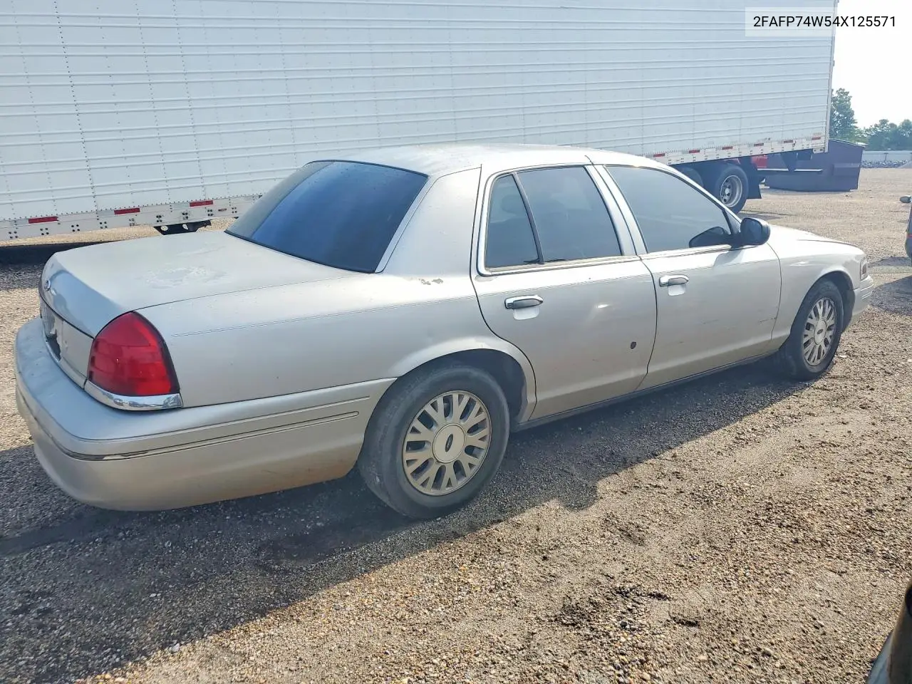 2004 Ford Crown Victoria Lx VIN: 2FAFP74W54X125571 Lot: 55696216