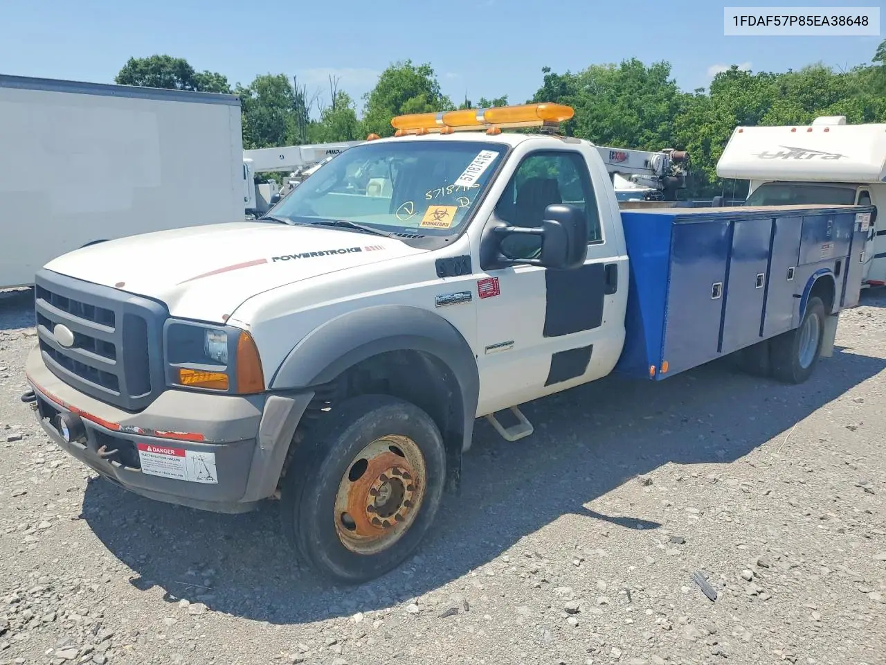2005 Ford F550 Super Duty VIN: 1FDAF57P85EA38648 Lot: 57187416
