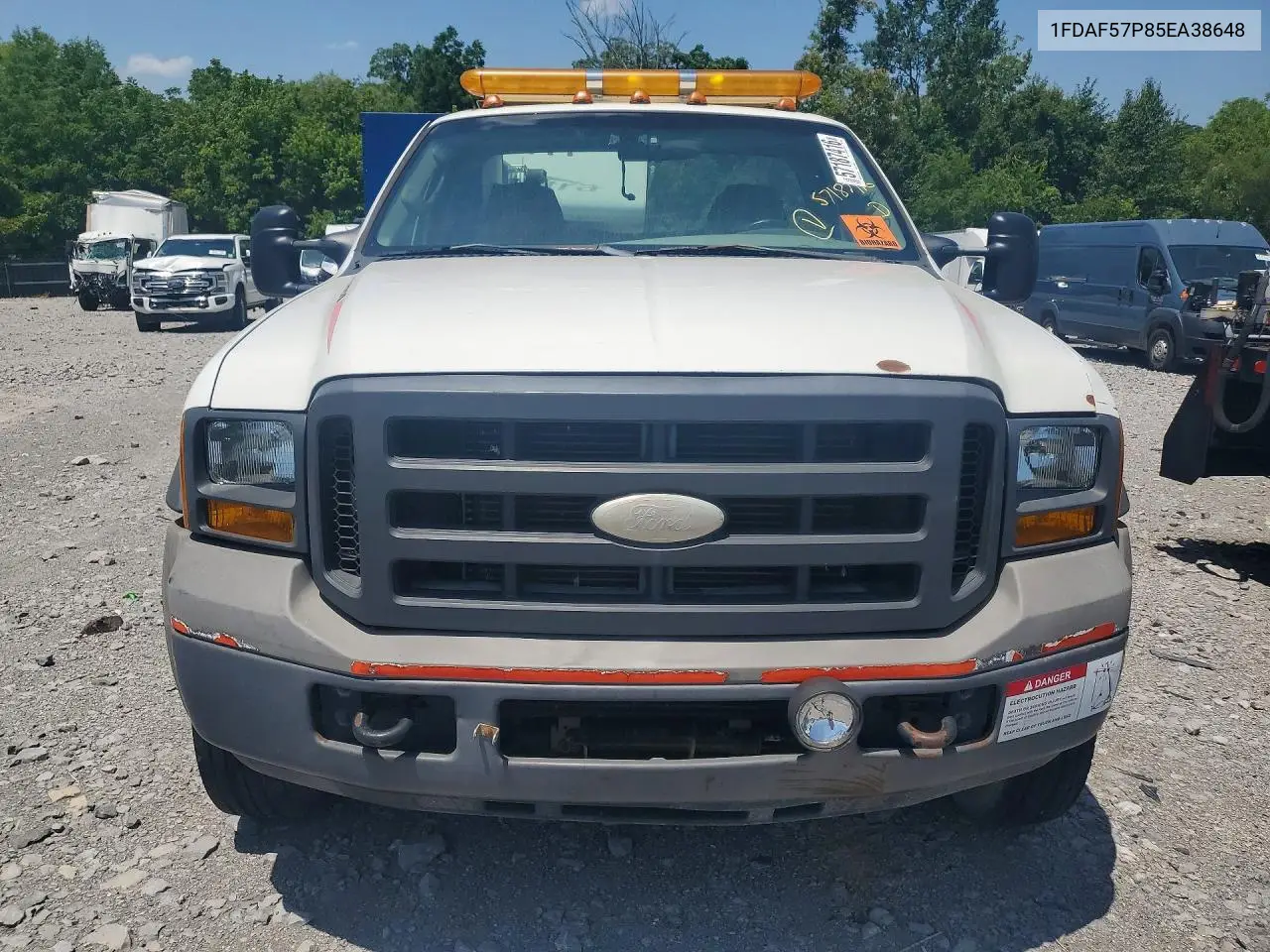 2005 Ford F550 Super Duty VIN: 1FDAF57P85EA38648 Lot: 57187416