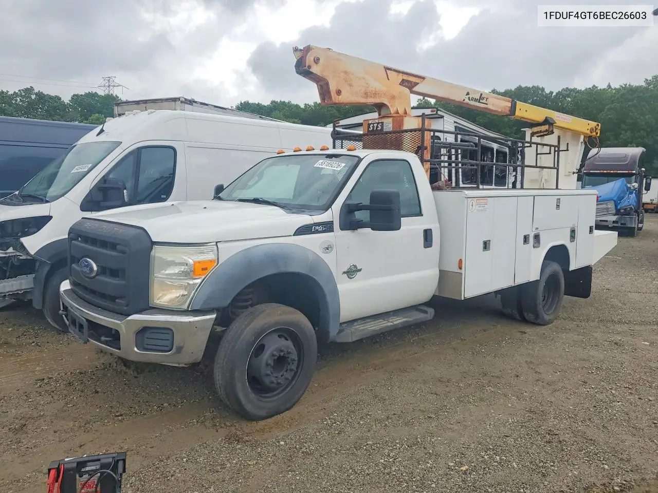 2011 Ford F450 Super Duty Bucket Truck VIN: 1FDUF4GT6BEC26603 Lot: 55189226