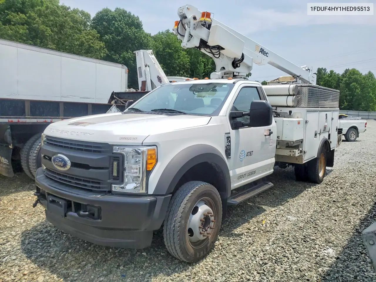 2017 Ford F450 Super Duty Bucket Truck VIN: 1FDUF4HY1HED95513 Lot: 55348636