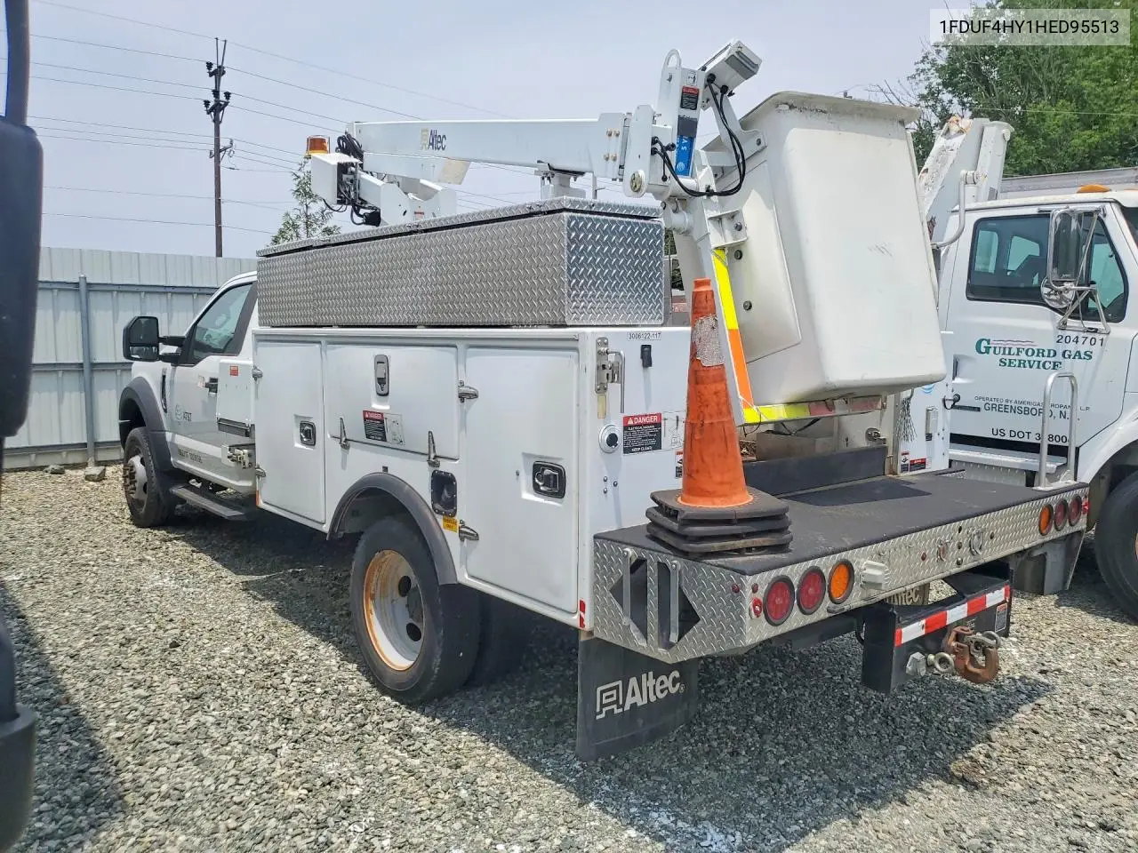 2017 Ford F450 Super Duty Bucket Truck VIN: 1FDUF4HY1HED95513 Lot: 55348636
