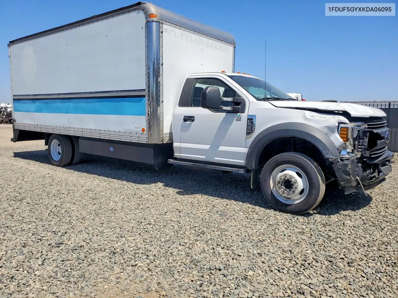 2019 Ford F550 Super Duty Box Truck VIN: 1FDUF5GYXKDA06095 Lot: 55239566