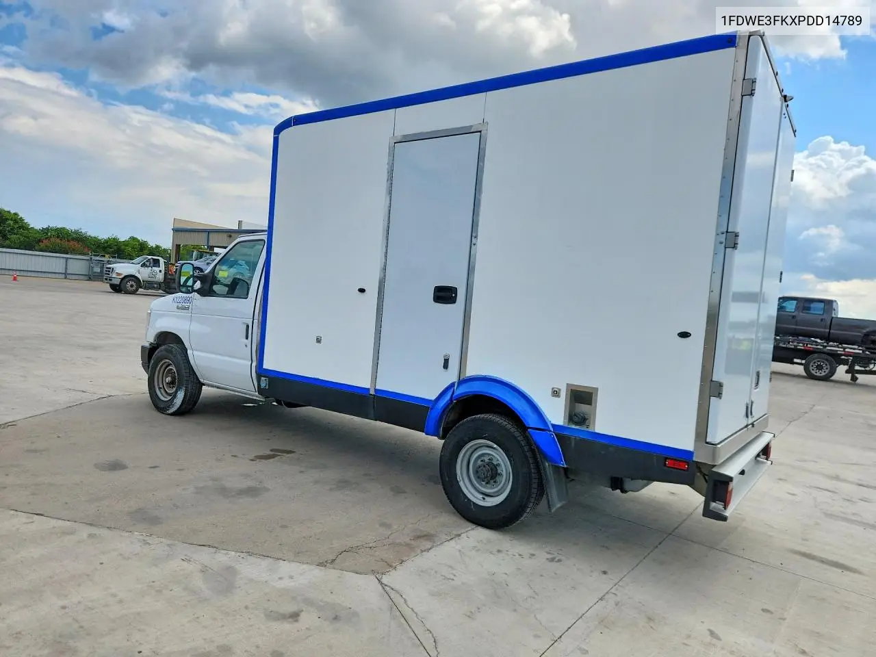 2023 Ford E350 Refrigerated Box Truck VIN: 1FDWE3FKXPDD14789 Lot: 60672276