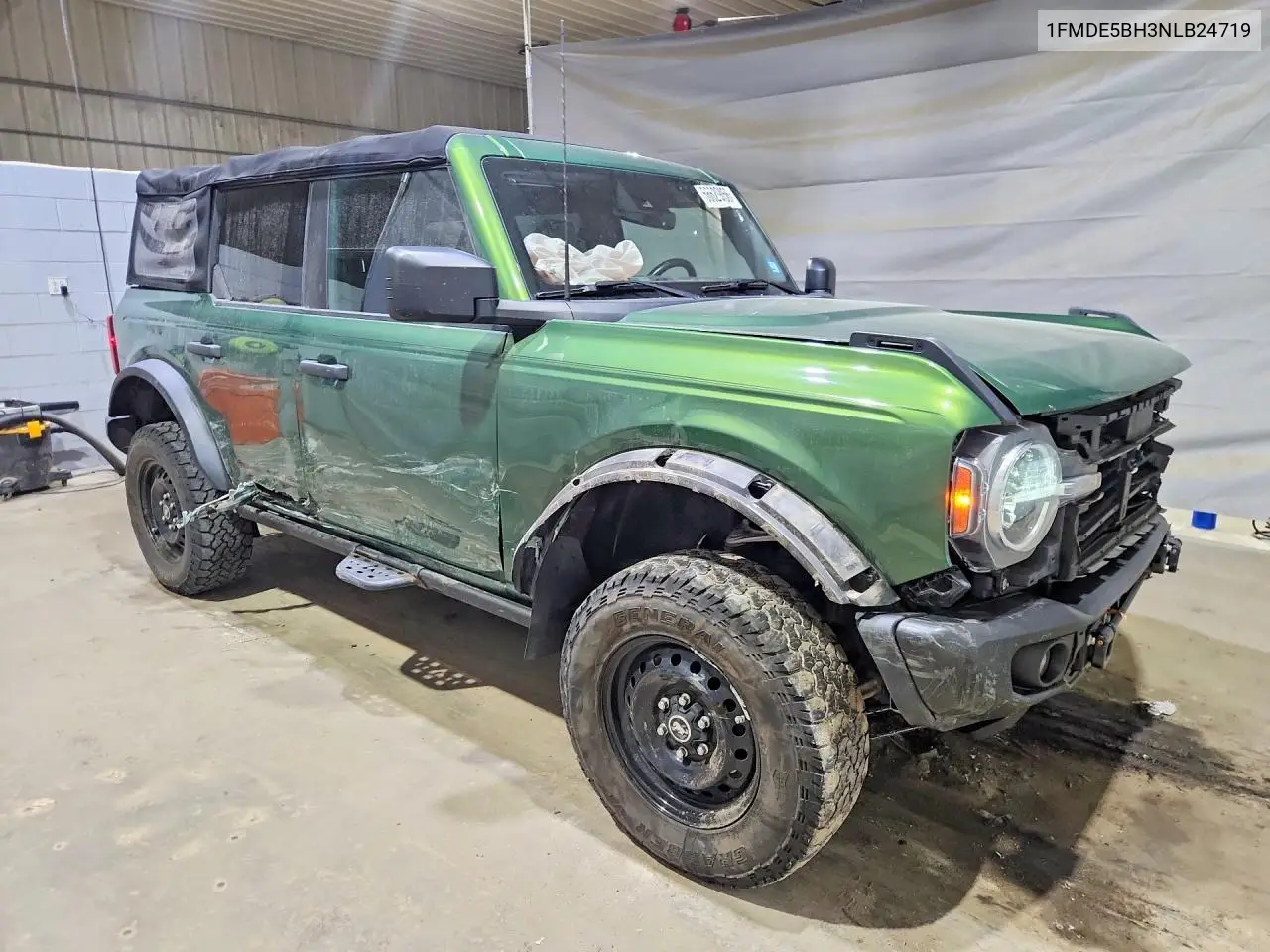 2022 Ford Bronco Base VIN: 1FMDE5BH3NLB24719 Lot: 56629956