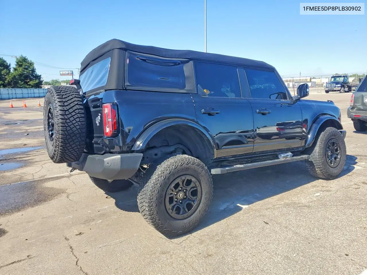 2023 Ford Bronco Base VIN: 1FMEE5DP8PLB30902 Lot: 58736376