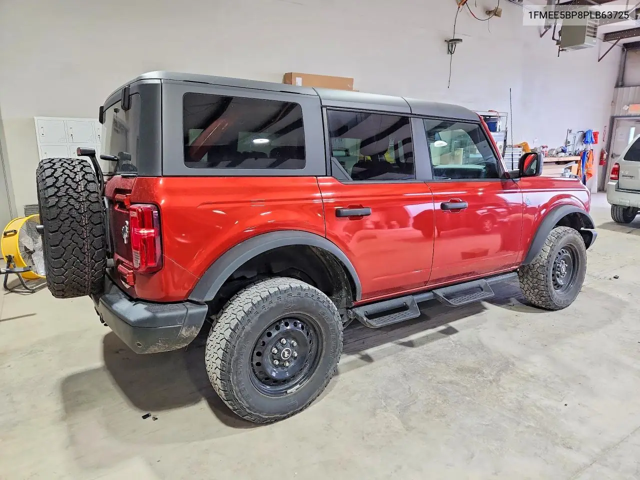 2023 Ford Bronco Base VIN: 1FMEE5BP8PLB63725 Lot: 60015086
