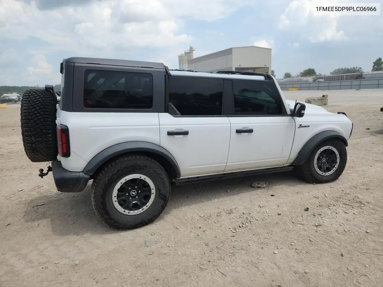 2023 Ford Bronco Base VIN: 1FMEE5DP9PLC06966 Lot: 61360656