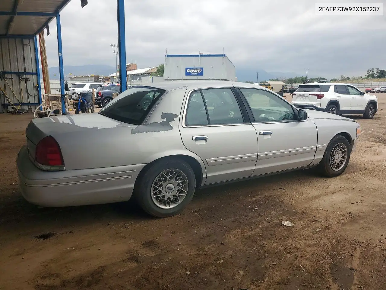 2002 Ford Crown Victoria VIN: 2FAFP73W92X152237 Lot: 59361126