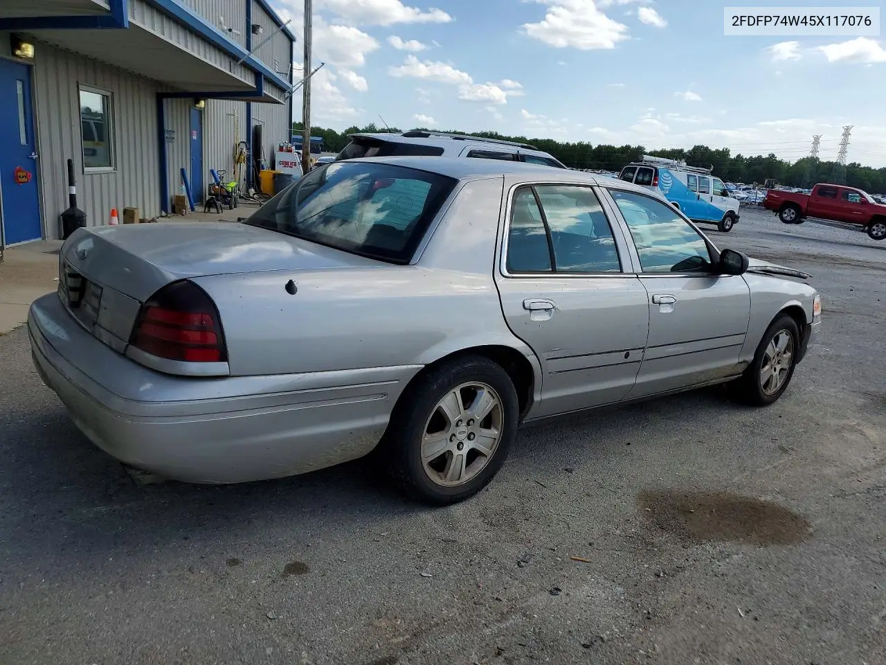 2005 Ford Crown Victoria Lx VIN: 2FDFP74W45X117076 Lot: 51157396