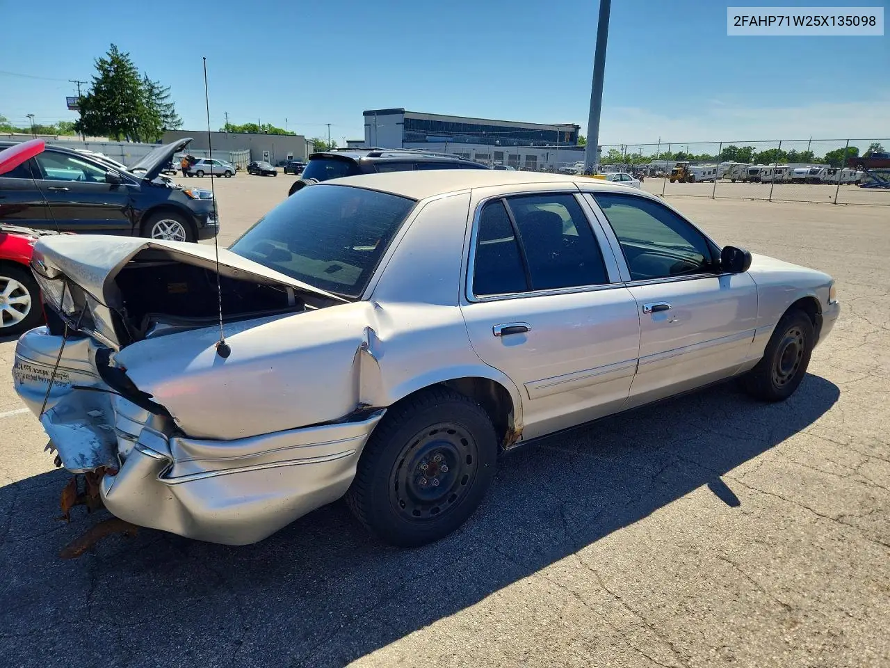 2005 Ford Crown Victoria Police Interceptor VIN: 2FAHP71W25X135098 Lot: 58677666