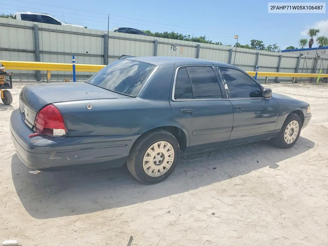 2005 Ford Crown Victoria Police Interceptor VIN: 2FAHP71W05X106487 Lot: 60567126