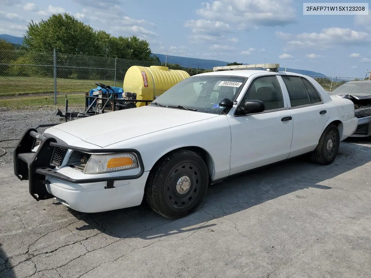 2005 Ford Crown Vict