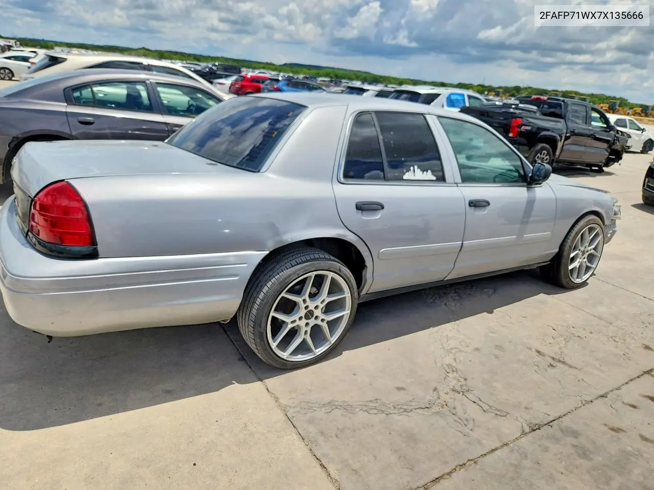 2007 Ford Crown Victoria Police Interceptor VIN: 2FAFP71WX7X135666 Lot: 60480436