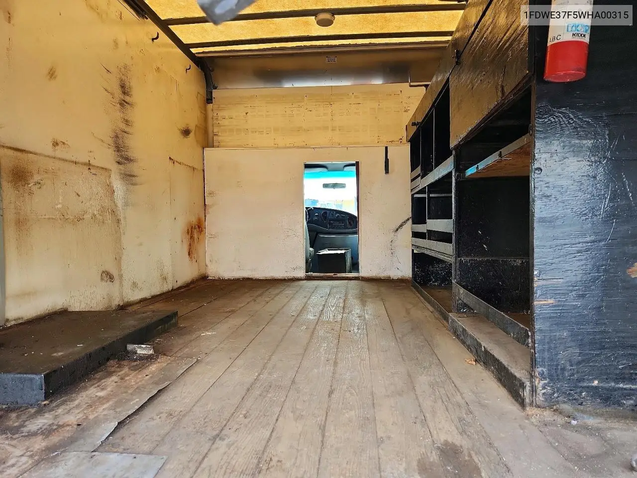 1998 Ford E350 Box Truck VIN: 1FDWE37F5WHA00315 Lot: 60851826