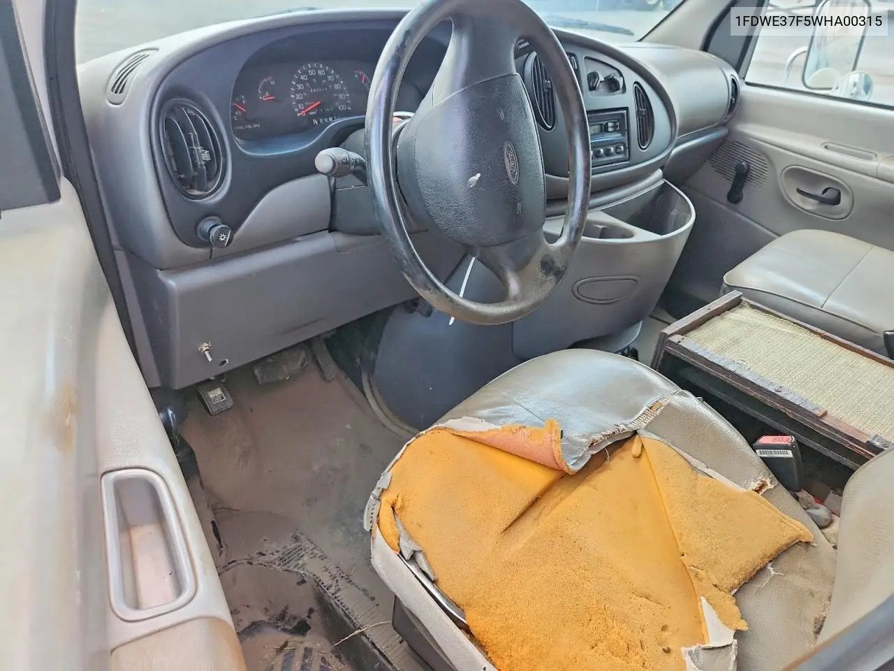 1998 Ford E350 Box Truck VIN: 1FDWE37F5WHA00315 Lot: 60851826