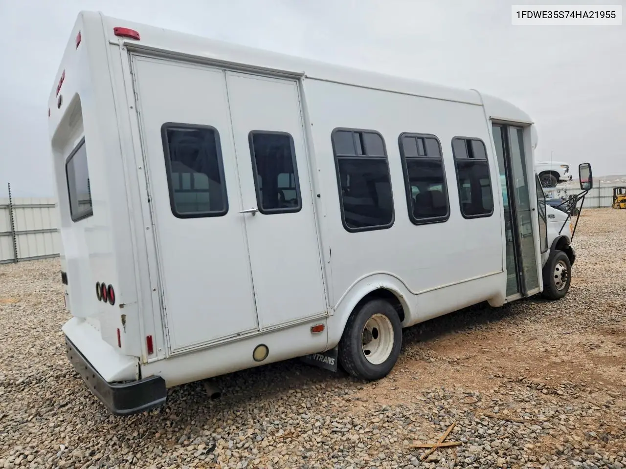 2004 Ford Econoline E350 Super Duty Cutaway Van VIN: 1FDWE35S74HA21955 Lot: 56306946