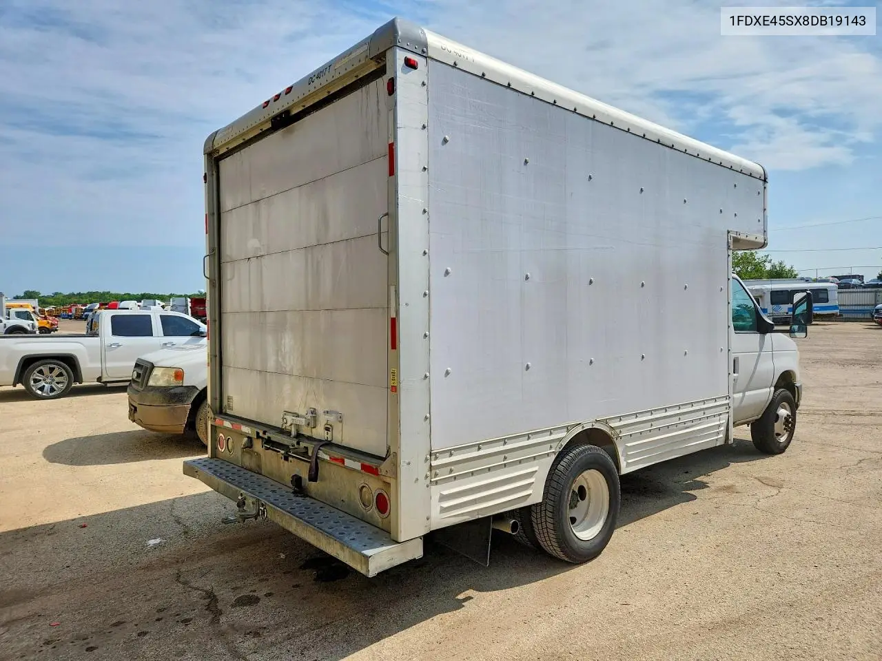 2008 Ford Econoline E450 Super Duty Cutaway Van VIN: 1FDXE45SX8DB19143 Lot: 60130306