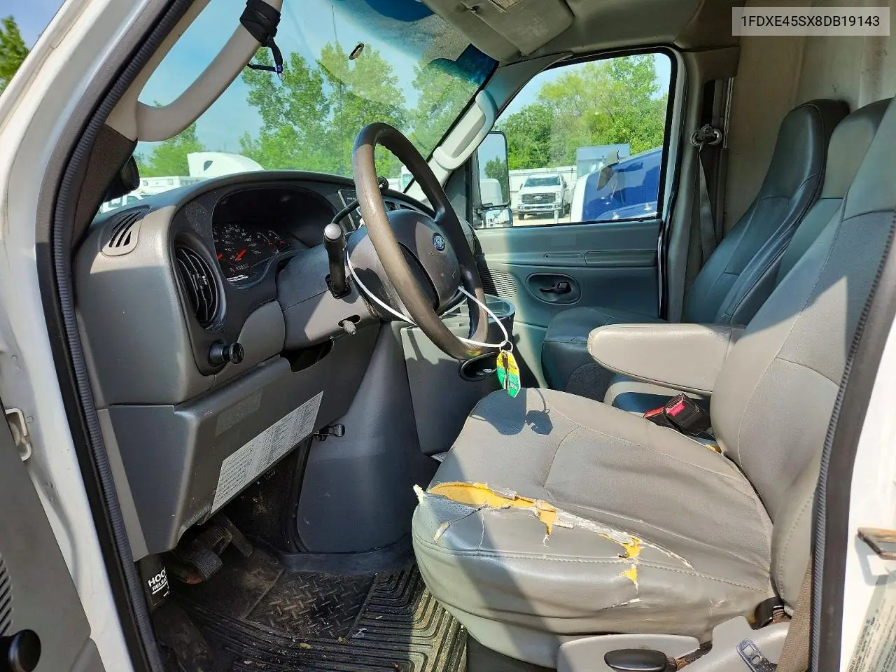 2008 Ford Econoline E450 Super Duty Cutaway Van VIN: 1FDXE45SX8DB19143 Lot: 60130306