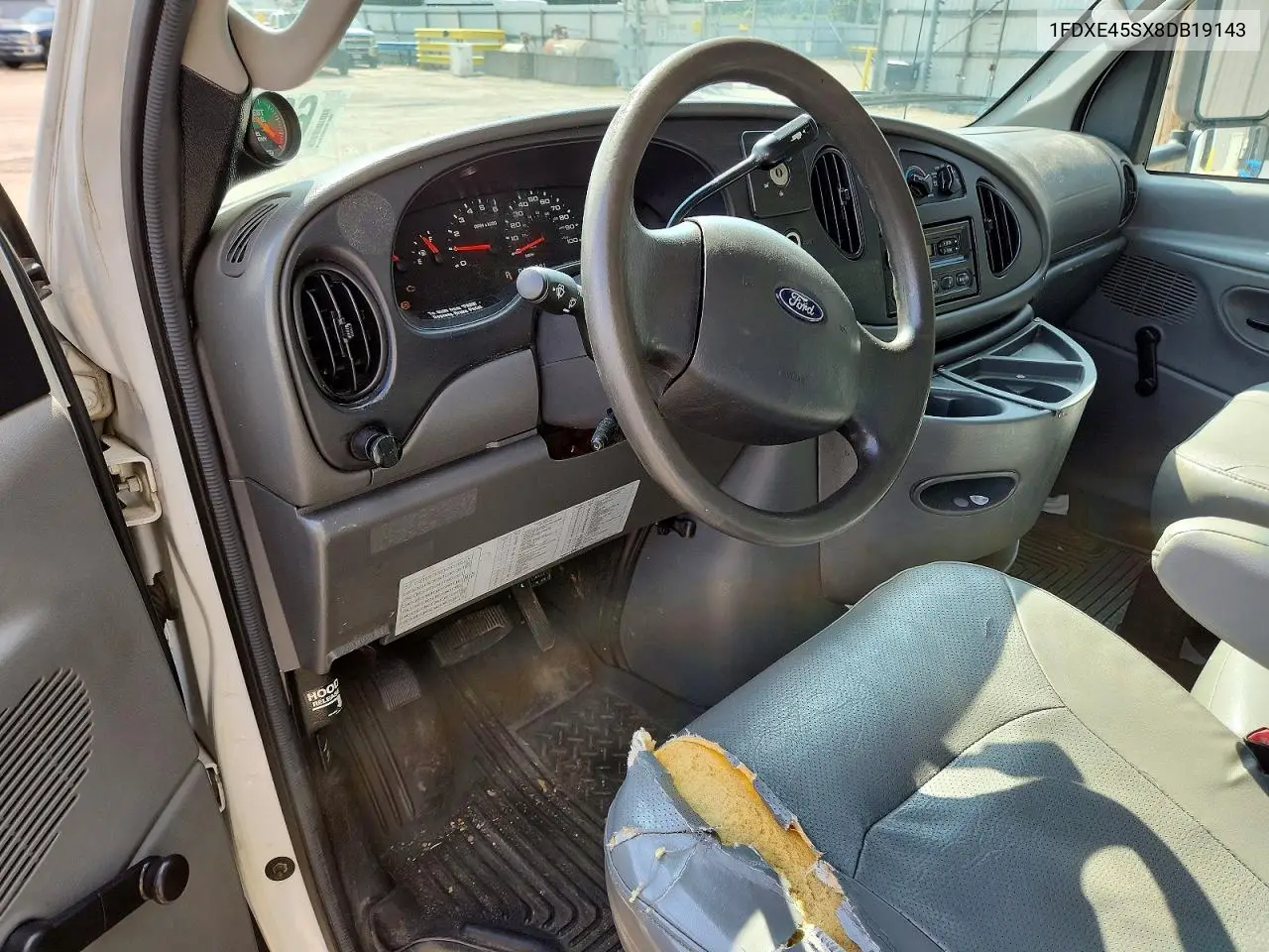 2008 Ford Econoline E450 Super Duty Cutaway Van VIN: 1FDXE45SX8DB19143 Lot: 60130306