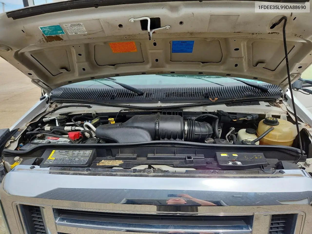2009 Ford Econoline E350 Super Duty Cutaway Van VIN: 1FDEE35L99DA88690 Lot: 59818006