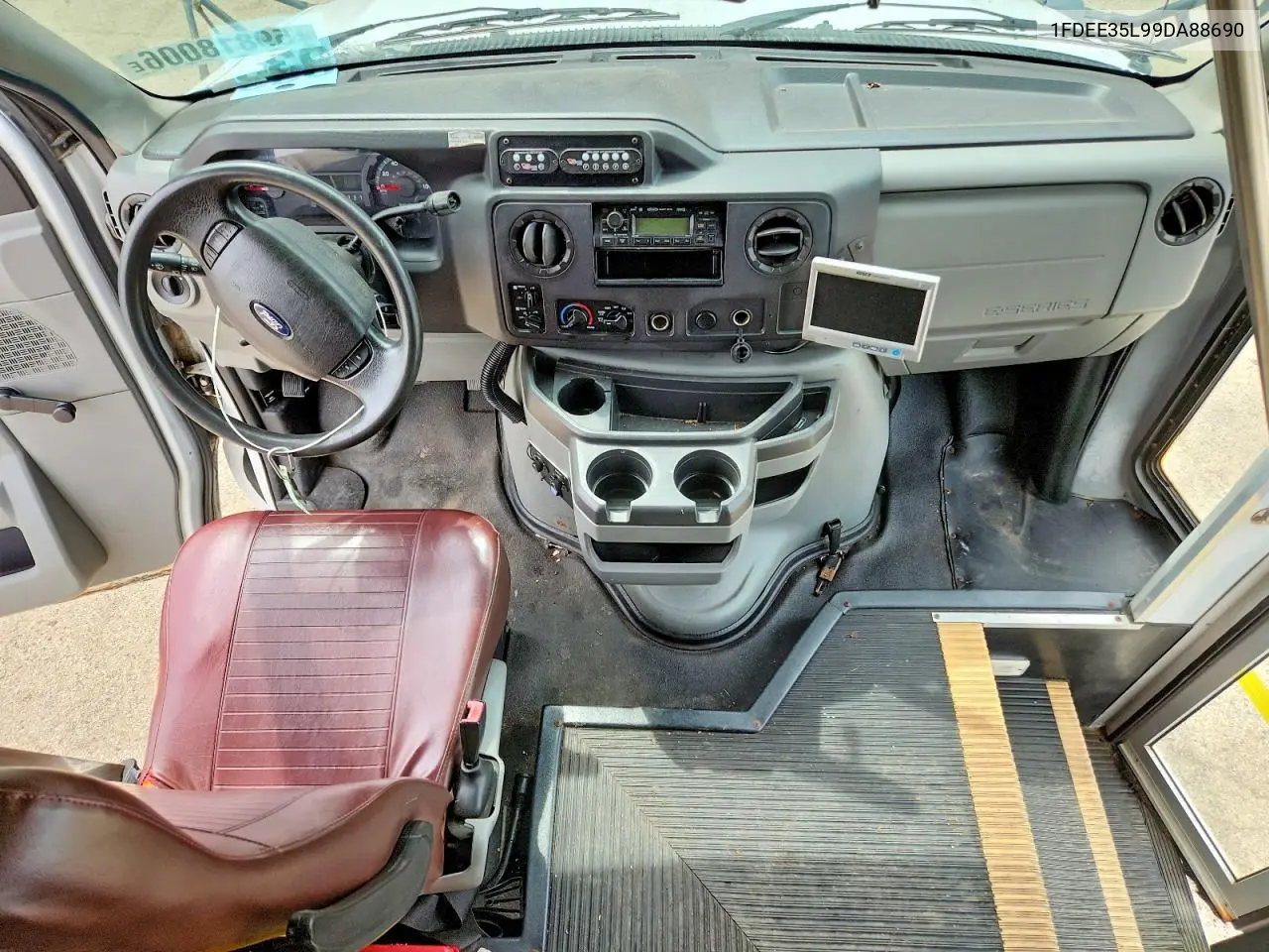 2009 Ford Econoline E350 Super Duty Cutaway Van VIN: 1FDEE35L99DA88690 Lot: 59818006