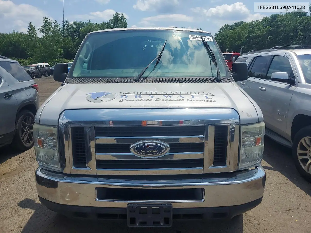 2009 Ford Econoline E350 Super Duty Wagon VIN: 1FBSS31L69DA41028 Lot: 60456976